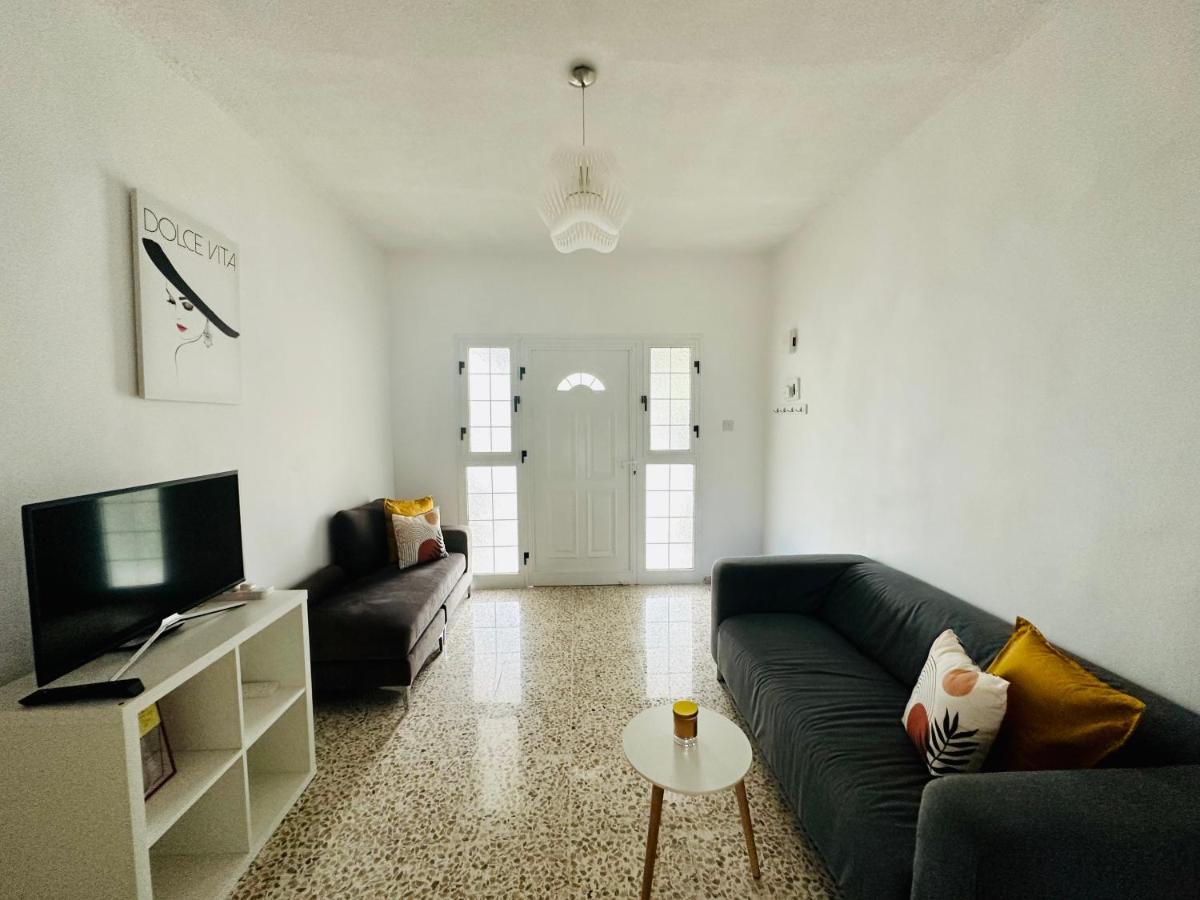 Arya Seaview Apartment In The Heart Of Coral Bay (Adults Only) Ngoại thất bức ảnh